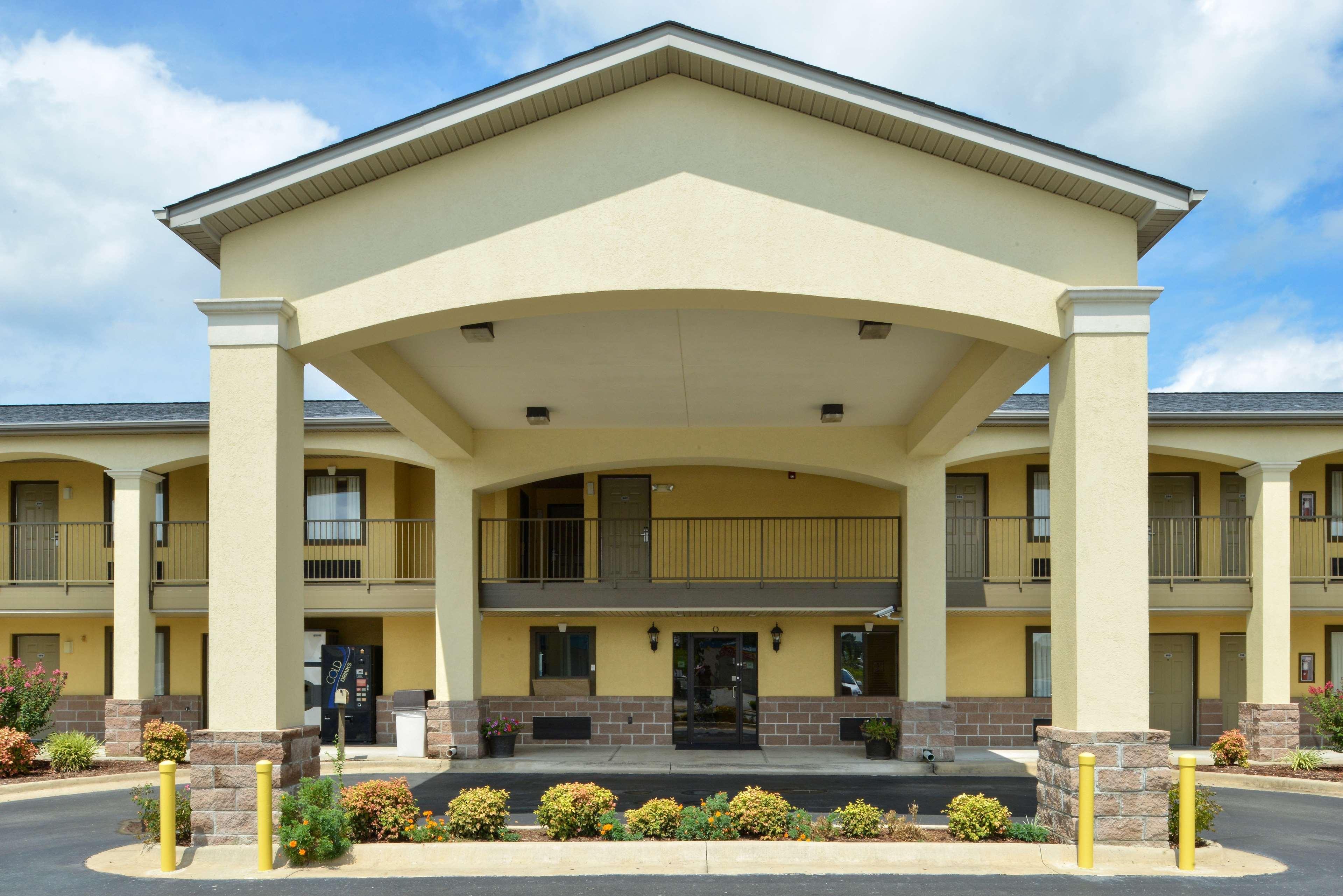 Americas Best Value Inn And Suites Little Rock Eksteriør billede