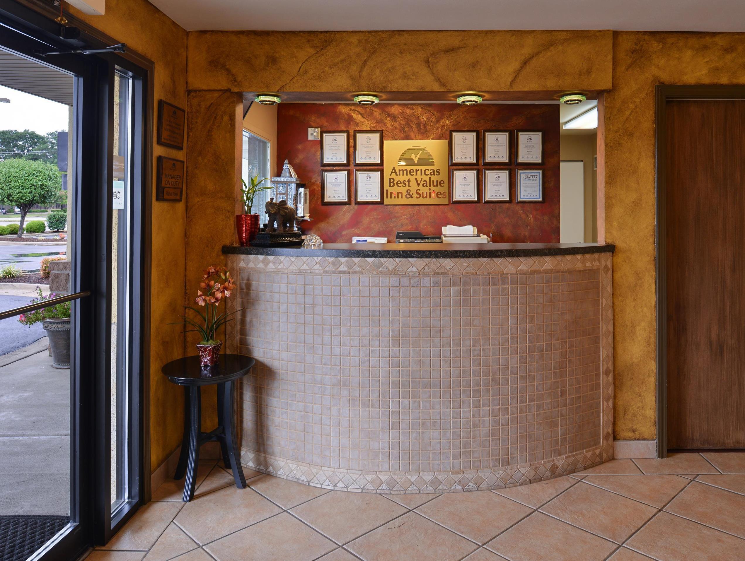 Americas Best Value Inn And Suites Little Rock Eksteriør billede