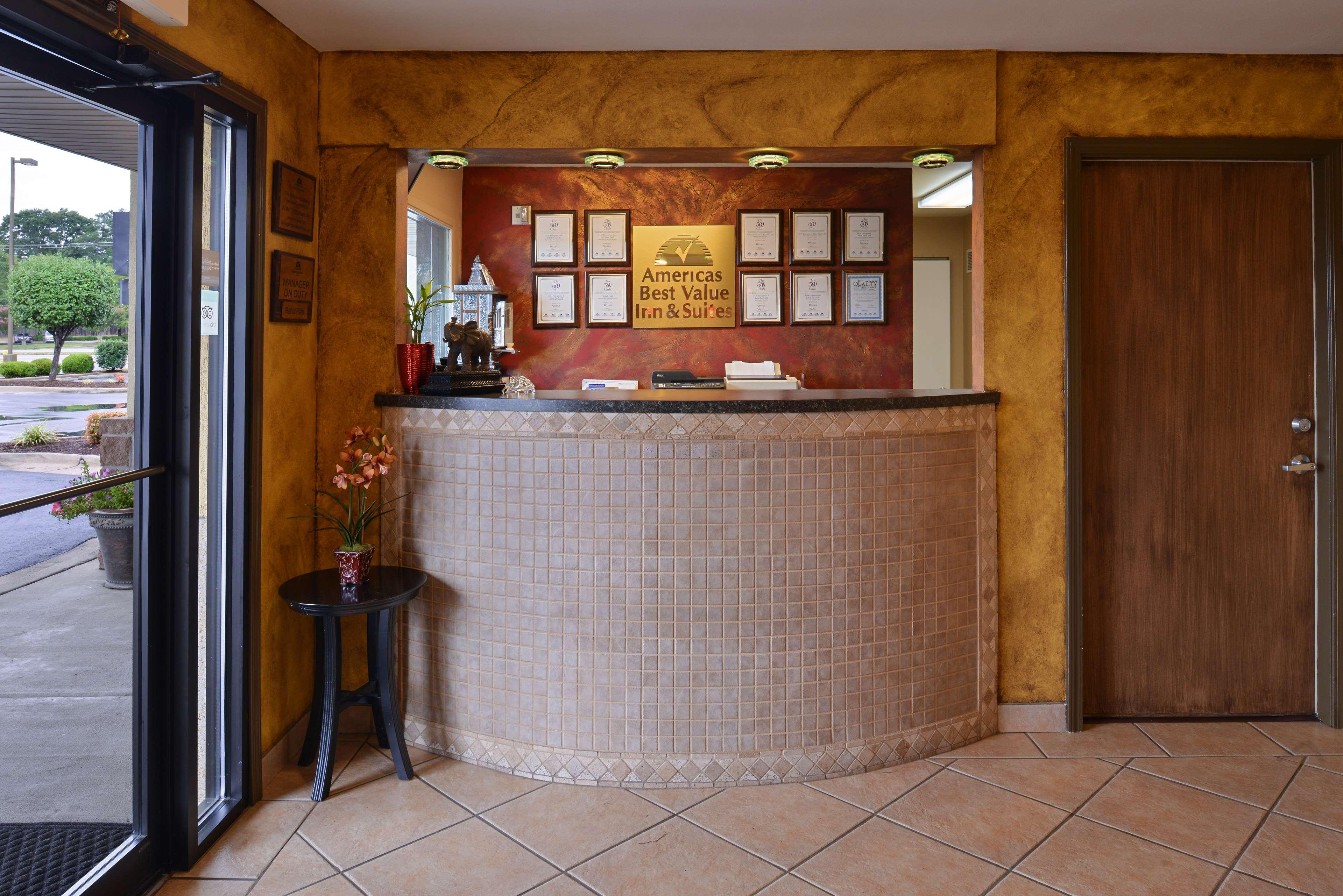Americas Best Value Inn And Suites Little Rock Eksteriør billede