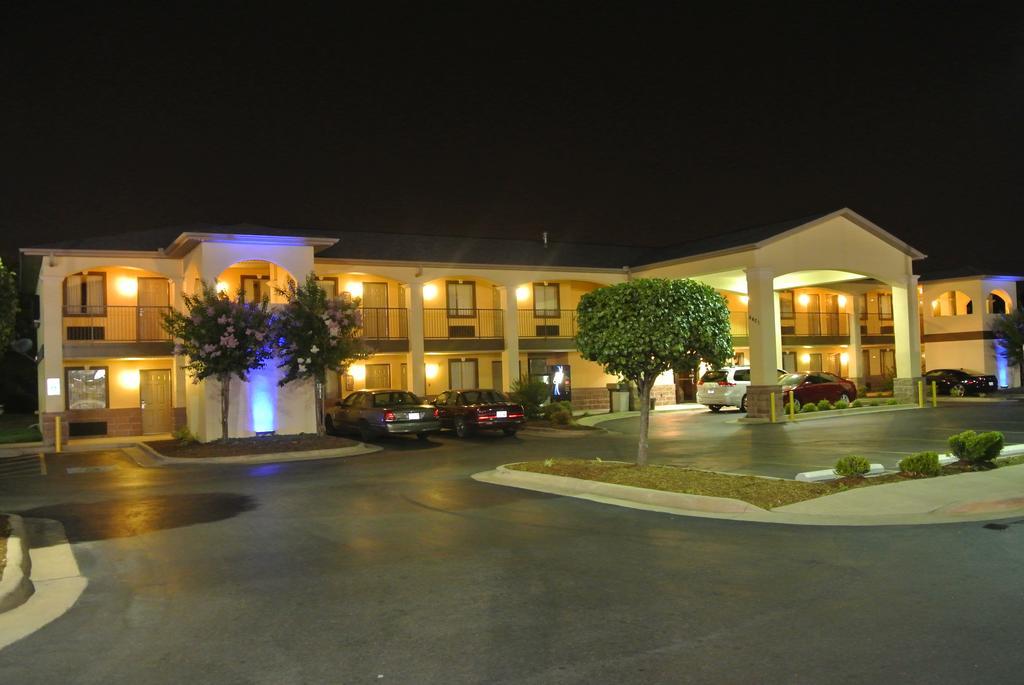 Americas Best Value Inn And Suites Little Rock Eksteriør billede