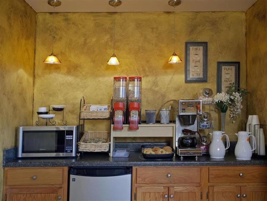 Americas Best Value Inn And Suites Little Rock Eksteriør billede
